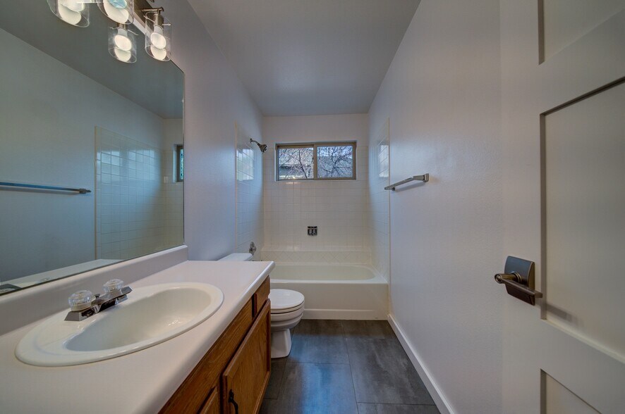 SHARED UPSTAIRS BATH - 5165 Granby Cir