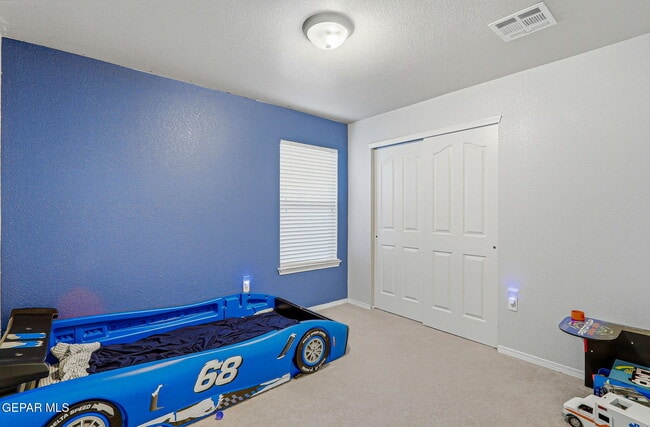 Building Photo - 14383 High Rock Dr