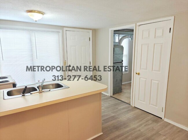 Building Photo - 34639 Brush St