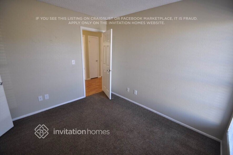 Building Photo - 8939 W Vogel Ave