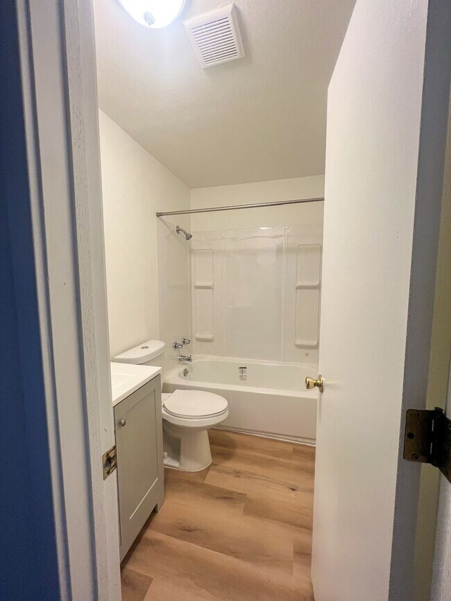 Building Photo - 143 S Zang Way