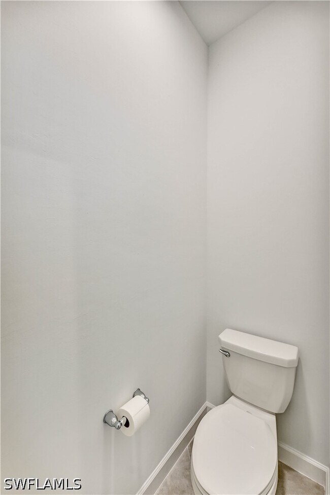 Building Photo - 20545 Hazelnut Ct