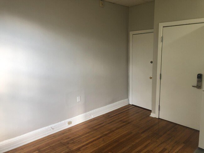 Building Photo - 1114 Spruce St