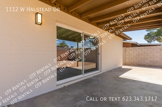Building Photo - 1112 W Halstead Dr