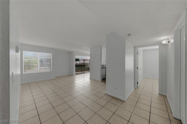 Building Photo - 2101 Blue Breeze Dr