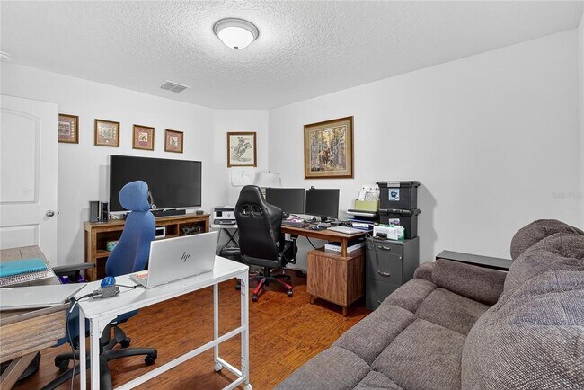 Building Photo - 2133 Geneva Dr