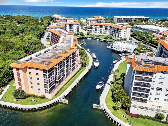 Building Photo - 2871 N Ocean Blvd