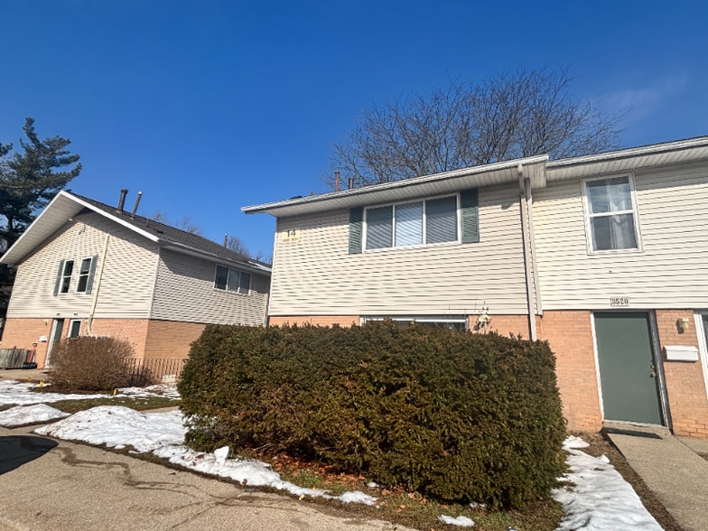 Building Photo - 3522 Kenbrooke Ct