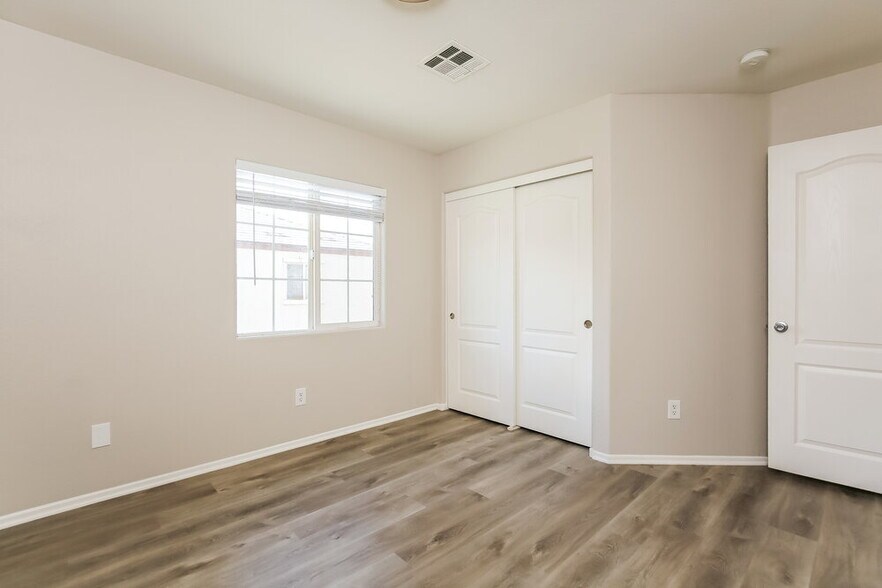 Building Photo - 7560 Bright Eyed Ct