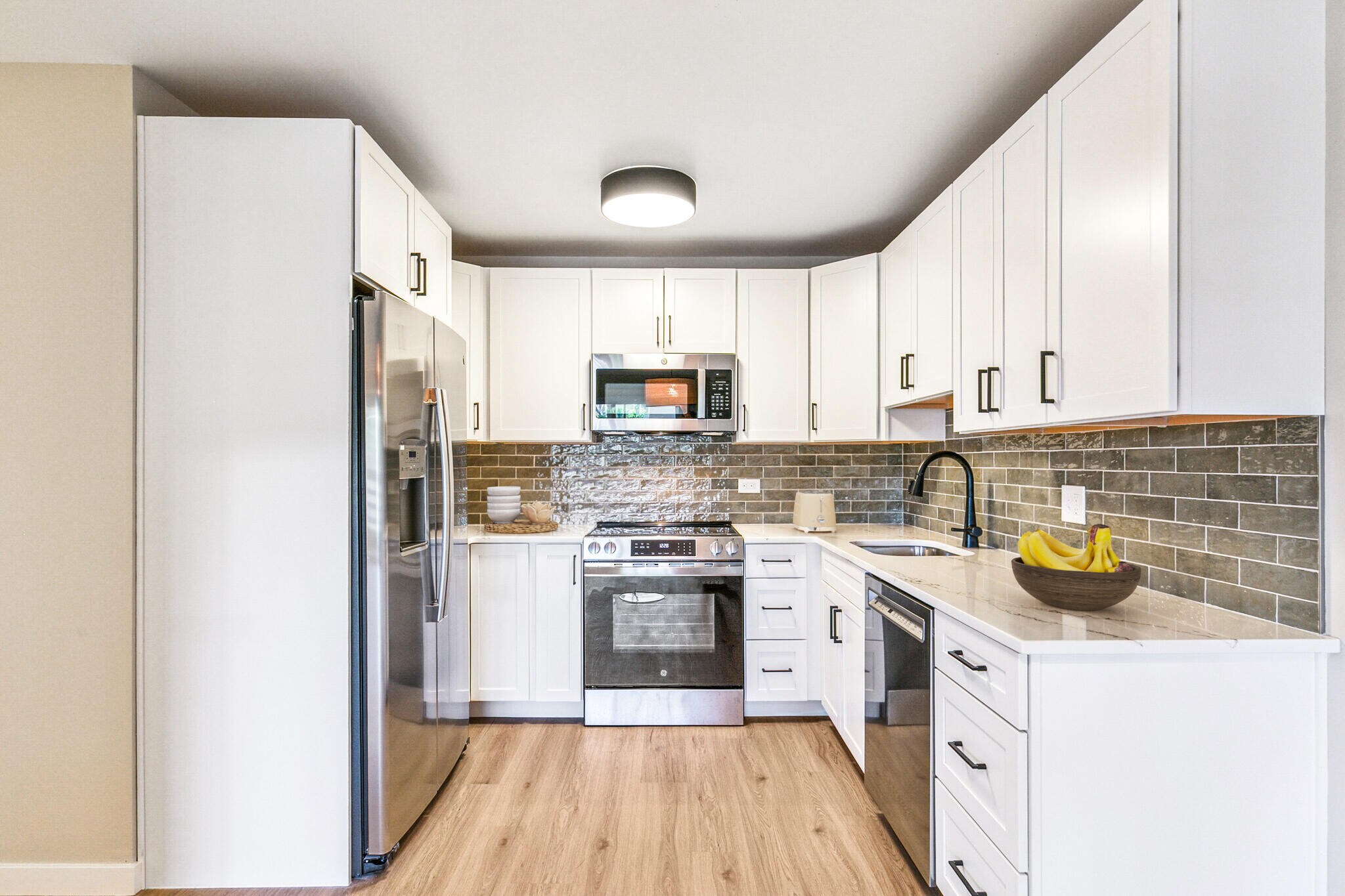 Building Photo - 725 S Alton Way