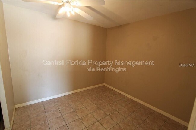 Building Photo - 1330 W Fowler Dr