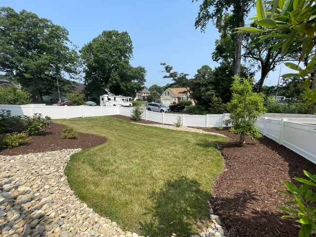 Building Photo - Custom-Built Home in Mill Dam Pointe! Marsh & Water Views! Minutes to Bay Beaches, Pet Friendly, ...