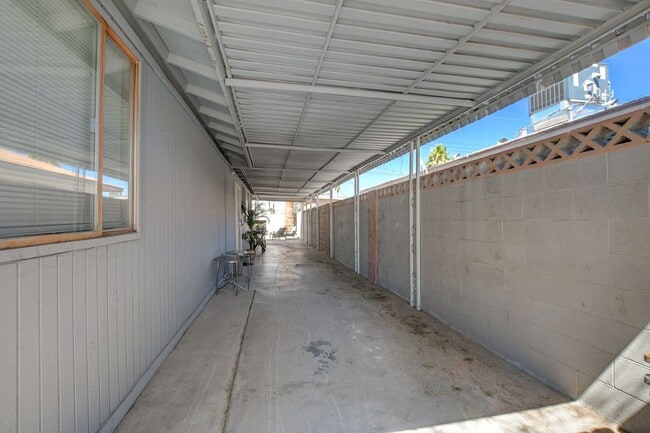 Building Photo - Cozy 2-Bedroom Unit in Prime Las Vegas Loc...