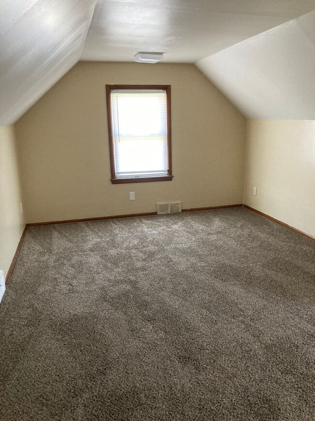 Building Photo - 4 Bedroom South Euclid House for Rent