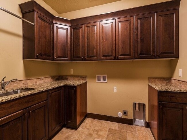 Building Photo - Tenaya Sands Dream Home.