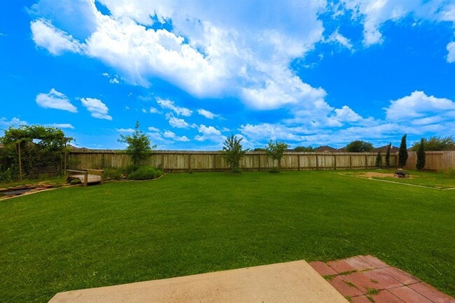 Building Photo - 140 Avery Springs Ln