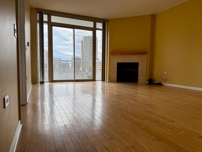 Building Photo - 1515 S Prairie Ave