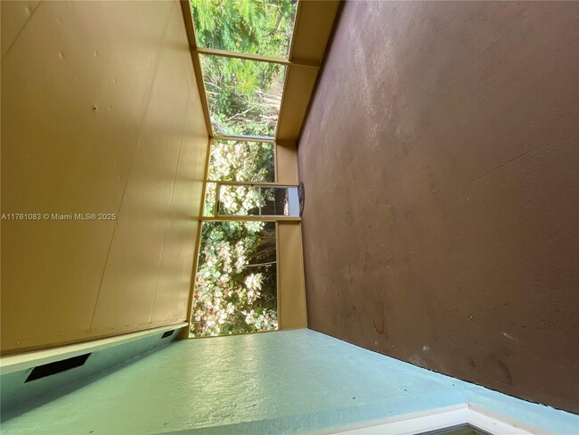 Building Photo - 15705 66th Ct N