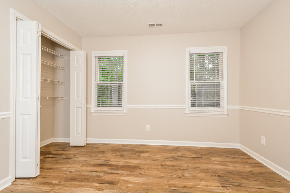 Building Photo - 4504 Aviemore Crescent