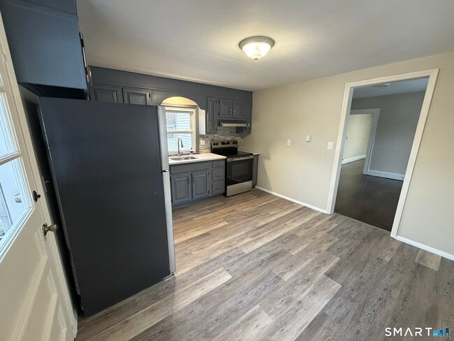 Building Photo - 35 9th Ave