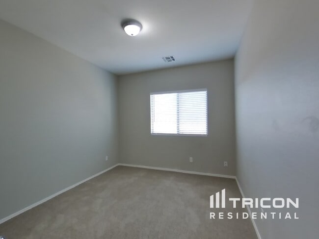 Building Photo - 35495 N Thurber Rd