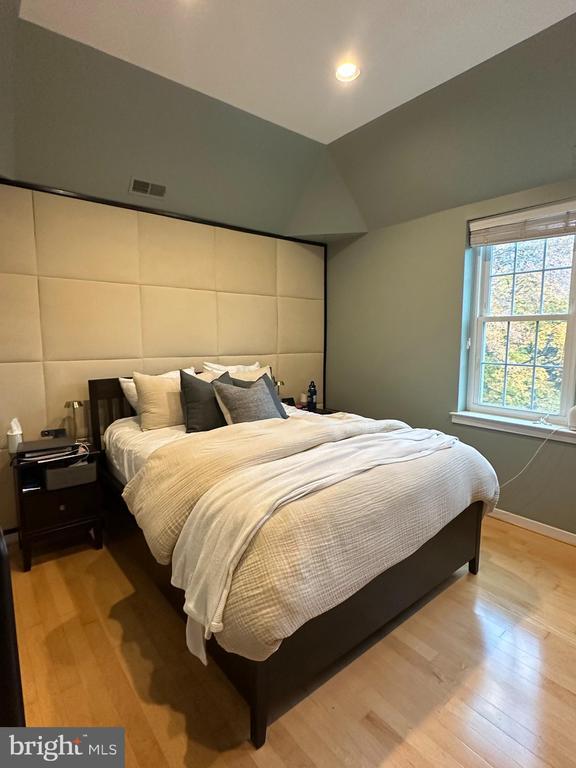 Building Photo - 104 Woodside Rd