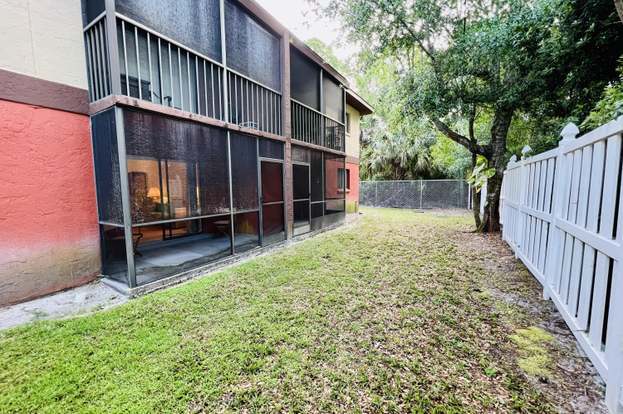 Building Photo - 1604 University Ln