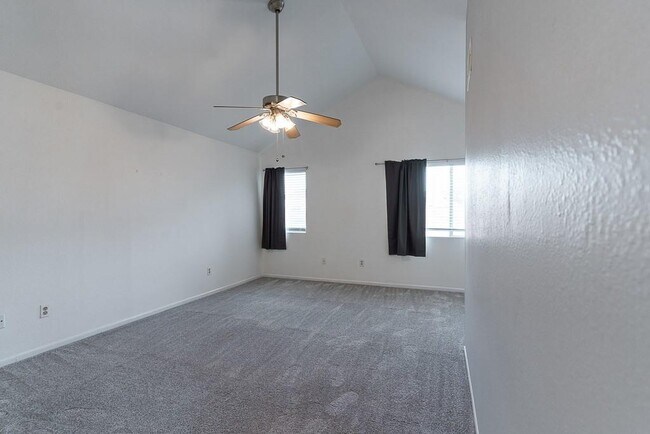 Building Photo - 14020 Schroeder Rd