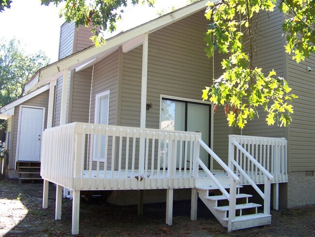 Building Photo - WATERS EDGE