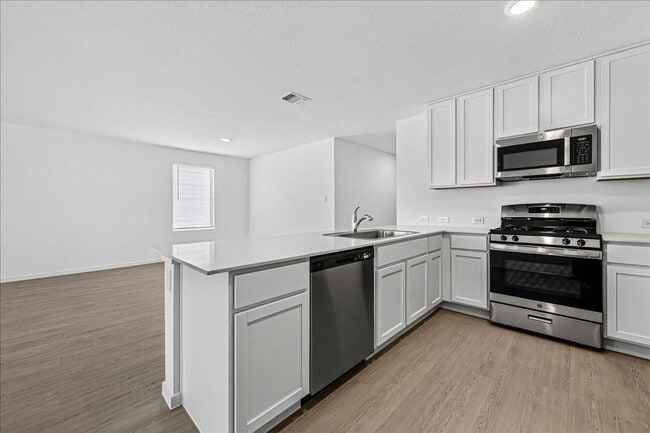 Building Photo - 1314 Lady Yoli St