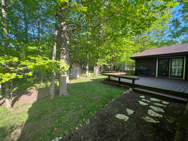 Building Photo - 809 Overlook Dr