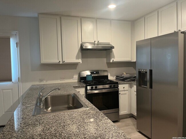 Building Photo - Move In Ready 3 Bedroom Lennar Home with 2 Car Garage in West San Antonio