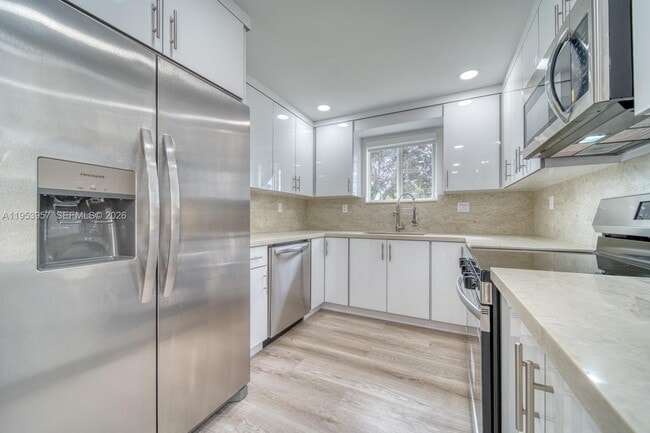 Building Photo - 4345 SW 5th Terrace