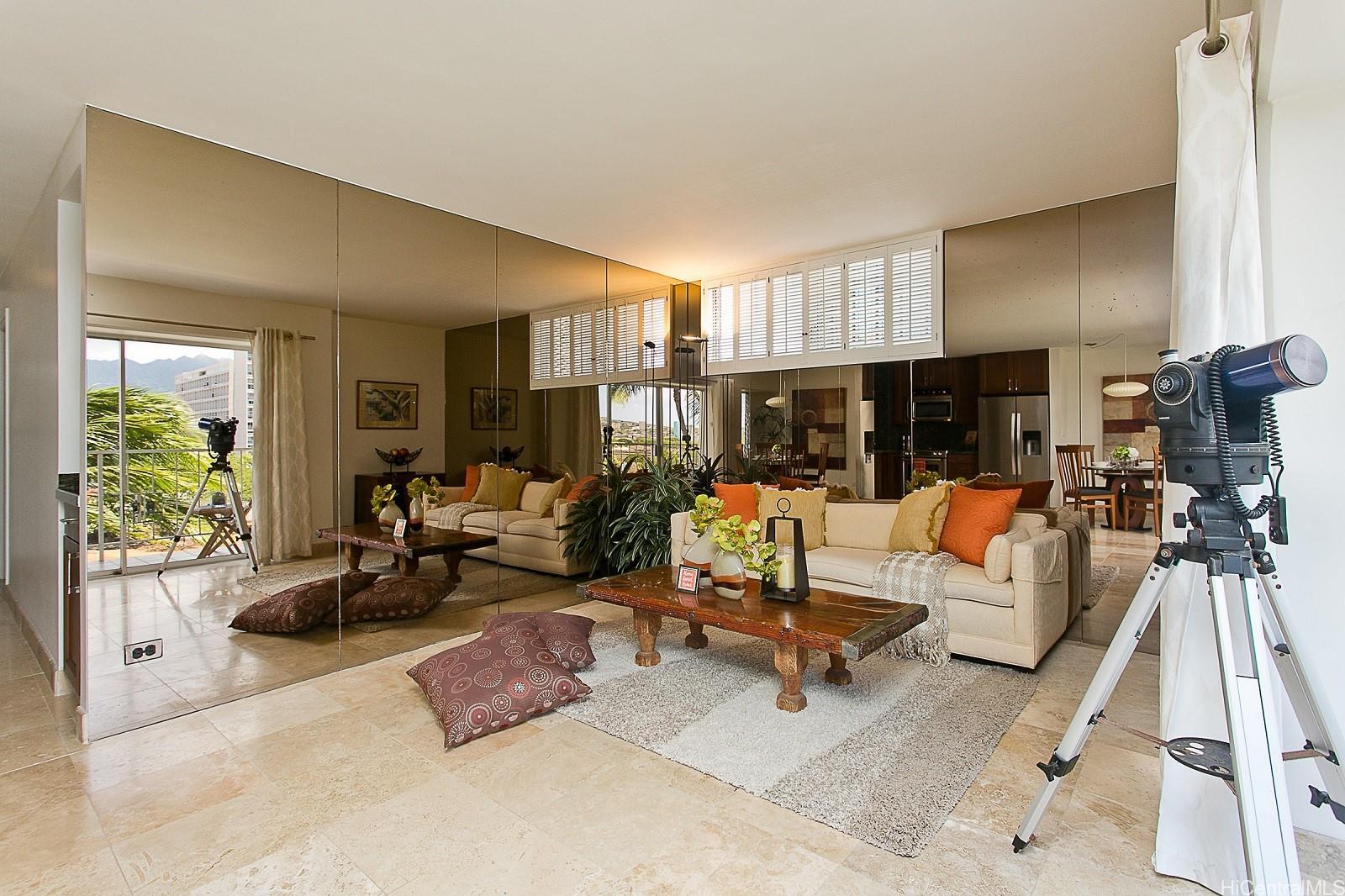 Building Photo - 2115 Ala Wai Blvd