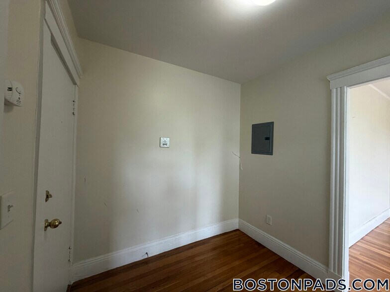 Building Photo - 1191 Boylston St