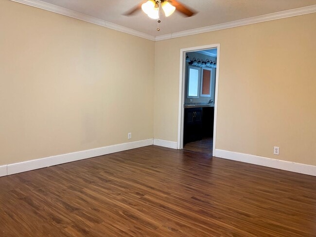 Building Photo - 3 bed/ 2 bath Beauty on 1 acre!