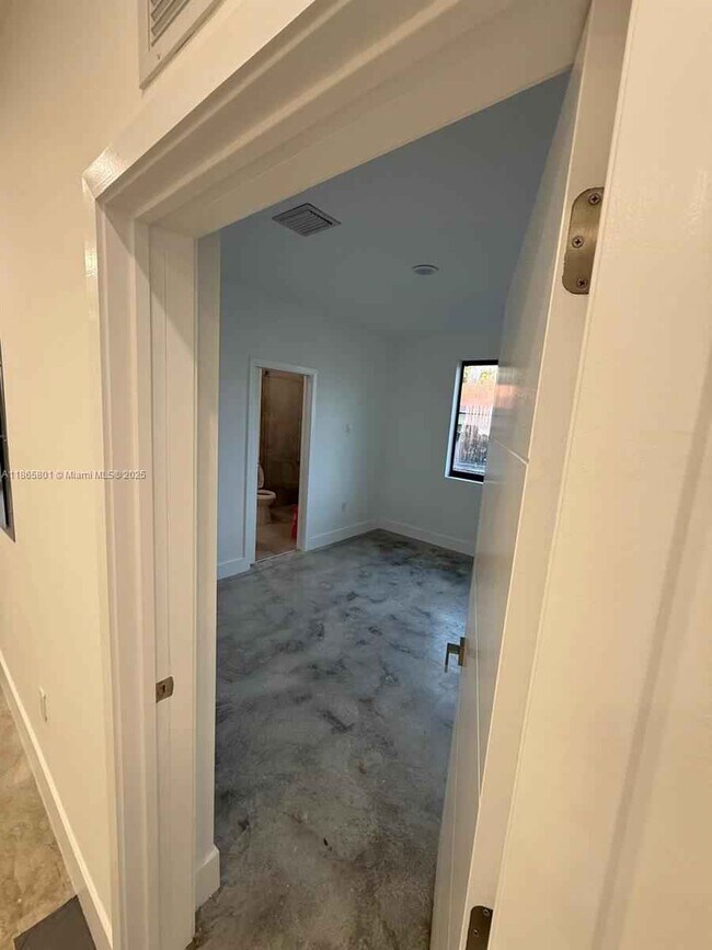 Building Photo - Northwest 99th Terrace, Miami, FL 33147 - 4 BR 3 BA townhouse