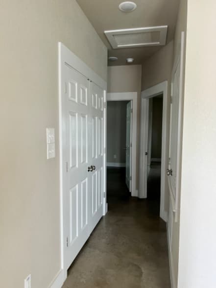 Building Photo - 3225 Belmont Dr