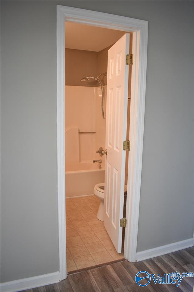 Building Photo - 105 Buttercup Ln