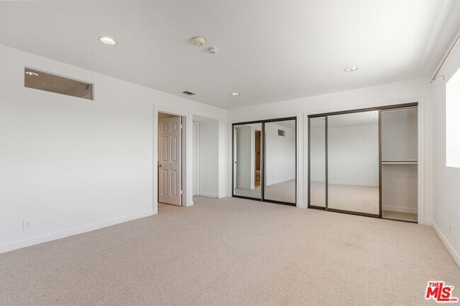 Building Photo - 225 S Lucia Ave