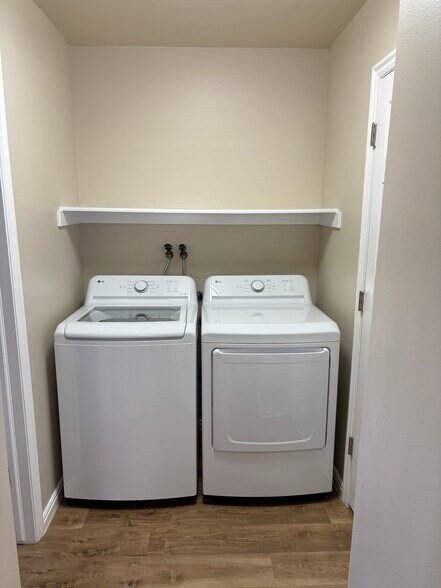 Building Photo - 244 E 2350 N