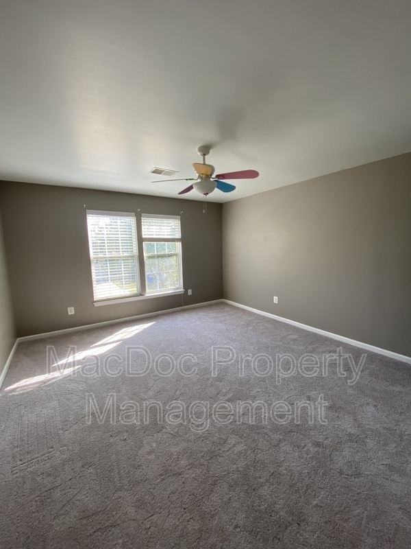 Building Photo - 5619 Joshua Tree Cir