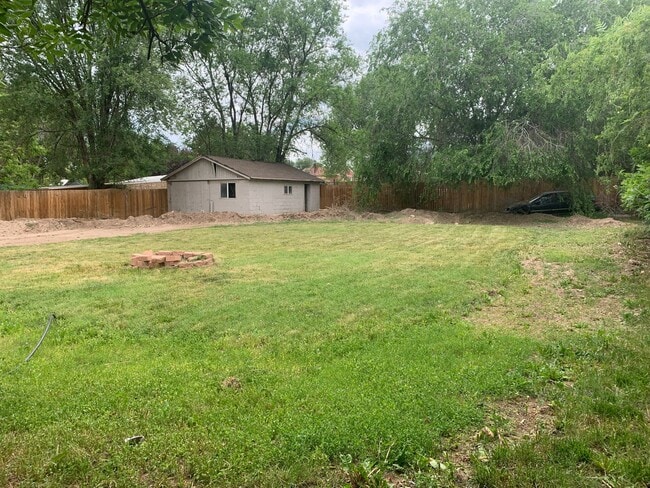 Building Photo - Spacious 5 Bedroom in Roy!