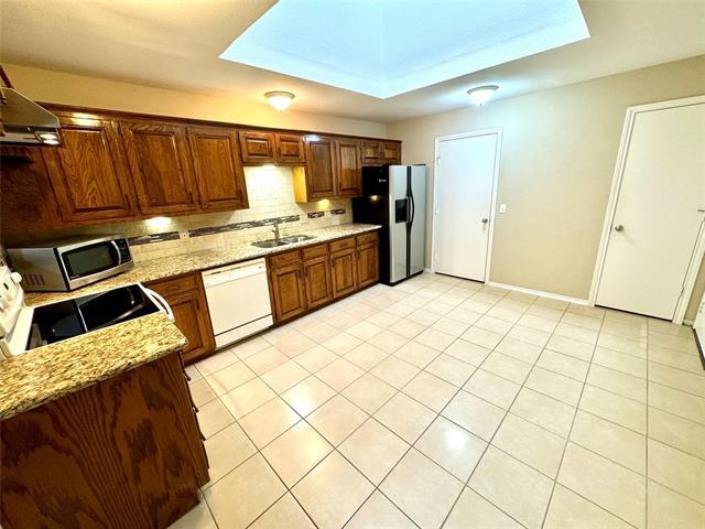 Building Photo - 1205 University Dr