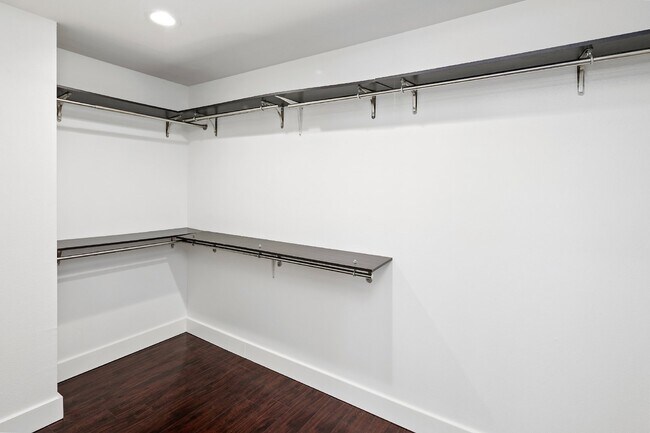 Building Photo - Modern 3 Bedroom Townhouse with Prime Location on Kettner Boulevard in San Diego