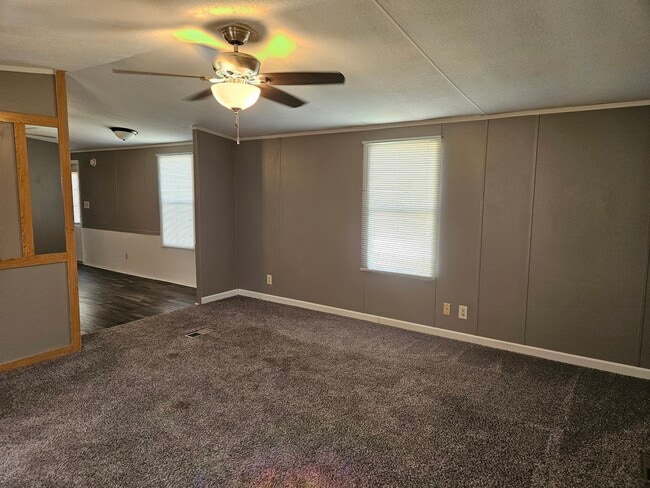 Building Photo - 38 Lynnwood Cir