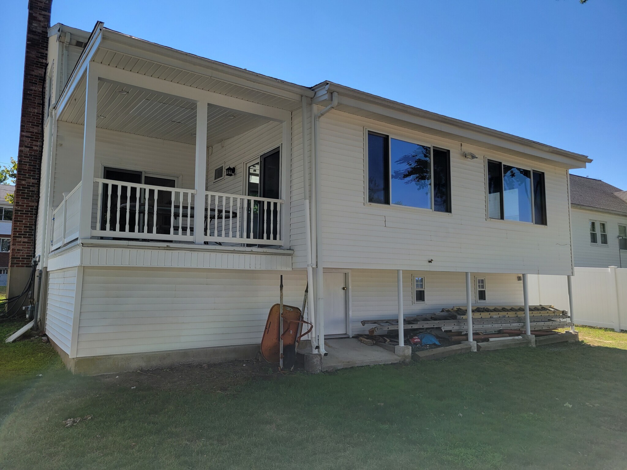 Building Photo - 17 Piermont St