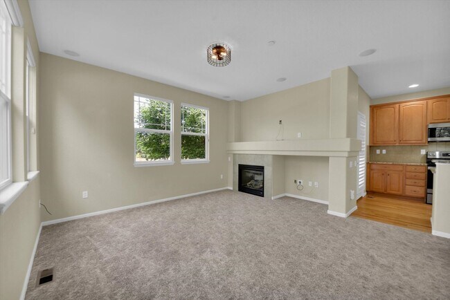Building Photo - Modern 2-Bed, 3-Bath Home in The Village at Five Parks – Ralston Valley - AVAILABLE SEPTEMBER 1ST!!