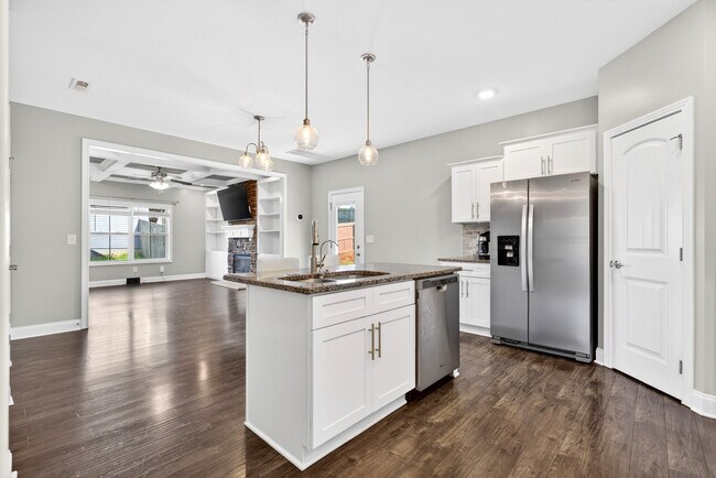 Building Photo - 104 Woodtrace Ct