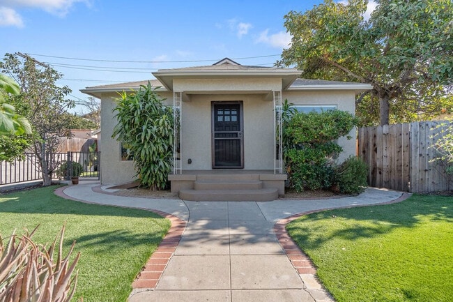 Building Photo - 2324 S Highland Ave